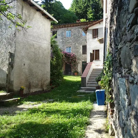 Holiday home Casa Carlino Loppeglia